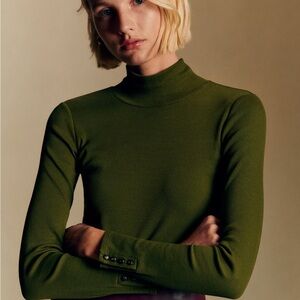 Sezane Felix Perfect Green Turtleneck